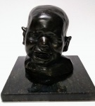 Busto de criança chorando em bronze , com base em mármore, 18 cm de altura x 12 x 13 cm de diâmetro.