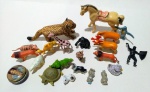 Lote de brinquedos animais de Zoológico  , anos 80. 25  miniaturas de 2cm a 8cm dedtro