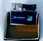 Raro isqueiro da AIR FRANCE , na caixa sem uso , para colecionadores ,..