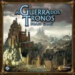 Jogo Game of thrones - A GUERRA DOS TRONOS: BOARD GAMEBaseado na série best-seller de George R.R. Martin "As crônicas de Gelo e Fogo", A Guerra dos Tronos: Board Game  permiteaos jogadores controlar as grandes Casas de Westeros em uma luta épica pela conquista do Trono de Ferro. Envolva-se neste jogo de planejamento engenhoso, distribuição cuidadosa de poder e diplomacia perspicaz da emocionante série: "As crônicas de Gelo e Fogo"