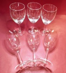 Seis Cálices em cristal d/ vinho tinto  , med. 6 x 6 x 16  cm