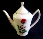 BULE EM PORCELANA POZZANI  COM DOURAÇÃO  PERFEITO ESTADO  21cm alt. X 21cm (bico à alça)