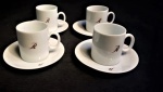 04 XÍCARAS DE CAFÉ  ROBERTO SIMÕES+ RESPECTIVOS PIRES Perfeito estado! // 5,50cmde alt. X 4,5cm diâm.