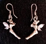 Par de Brinco De Prata Pingente de Fada.      Peça está em SP , na cidade de Américo Brasiliense .