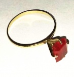 Anel De Ouro Baixo Com pedra vermelha não identificada Aro17 ...       Peça está em SP , na cidade de Américo Brasiliense .