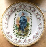 Prato Antigo Blue Boy (Diame31cm)                                                                                                         Peça está em SP , na cidade de Américo Brasiliense .