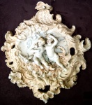 Quadro em Biscuit Século XIX 36X36cm                                                                                                          Peça está em SP , na cidade de Américo Brasiliense .