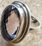 Anel de Prata Com pedra de Ametista Aro 18                                                                                               Peça está em SP , na cidade de Américo Brasiliense .