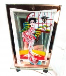 Retrô  japonesa em tecido , na cúpula em vidro espelhado , med.11 x 13 cm .