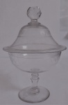 COMPOTEIRA EM CRISTAL COM RICO TRABALHO DE LAPIDAÇÃO  , MED. 25 CM DE LAT.