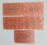 LOTE COMPOSTO DE 5  FICHAS VALOR 200,00 PARA POKER EM GALALITE OU BAQUELITE , MED. 4,2  X 6,4 CM .