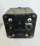 Antigo aparelho Militar Tellurometer MRA3 p/ Medir Distâncias. Medindo 34cm de altura, 31cm de largura e 25cm de profundidade.