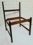 SERGIO RODRIGUES - CADEIRA DE DESIGNER EM JACARANDÁ , MED. 71 X 46 X 46 CM.OBS: FALTANDO ESTOFAMENTO .