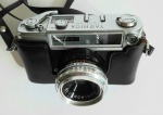 MAQUINA FOTOGRÁFICA YASHICA  35MM EM PERFEITO ESTADO DE FUNCIONAMENTO .OBS : PEQUENO QUEBRADINHO NO VIDRO .