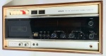 APARELHO DE SOM HITACHI STEREO CASSETE ( LIGANDO )  , MED. 54 X 25 X 14 CM.