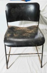 DAVID ROWLAND 1974 - RARA CADEIRA DE DESIGNER  EM FERRO 40/4 NO ESTADO , MED. 76 DE ALT. X 45 DE LARG. X 44 CM DE PROFUNDIDADE .OBS: NO ESTADO E COM SELO DE AUTENTICIDADE .