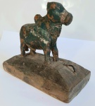 ARTE POPULAR - BOI ZEBU ESCULPIDO EM MADEIRA ,  MED. 22 CM DE ALT. BASE : 12 X 25 CM .OBS: DESGASTE DO TEMPO .