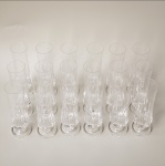 Conjunto de 18 taças para champagne, de cristal translucido.