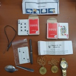 Kit de Mágica para iniciantes, contendo vários itens e todos os baralhos são especiais preparados.