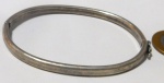 Pulseira produzido em prata , modelo oval, Medidas: maior comprimento 08 cm , peso 15,8 gramas.