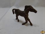 Enfeite de cavalo em bronze. Medindo 13,5cm de comprimento x 10cm de altura.