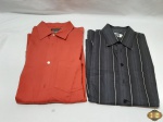 Lote de 2 camisas sociais originais de manga longa em algodão. Sendo uma da Lakiste tamanho 5 e outra da Banana Republic tamanho XL.