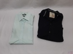 Lote de 2 camisas sociais de manga longa em algodão. Sendo uma da Zara, tamanho 42 e uma da Emporio Colombo, tamanho 4. Com marcas de guardado.