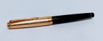 PILOT JAPAN - Rara caneta Tinteiro modelo Elite , corpo em laca preciosa , tampa e guarnições espessuradas a ouro e pena de ouro 18 k teor 720 . Pilot, Japão século XX . Excelente estado de conservação .