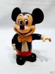 Cofre original do Mickey em borracha dura decada de 80. Medindo 16,5cm de altura. Falta a tampa do cofre.