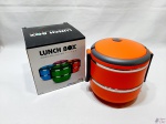 Marmita Lunch box dupla com vedação hermética com capacidade de 1,4L.