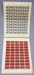 FILATELIA,   duas   (2)   folhas   de   selos   comemorativos   italianos, completas com cinquenta selos cada, de 25 e 50 liras, ambas não circuladas e com sinais de etiqueta colada no verso.