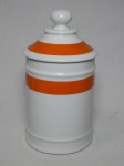 Pote em porcelana branca dito "de farmácia", decorado com faixas laranjas. Marcado no fundo Steatita. 23 x 12cm.