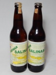 Duas antigas garrafas da cachaça mineira Salinas, 600ml. Lacradas.