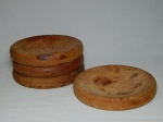 Quatro suportes para panelas quentes em madeira brasileira. 4 x 20cm.