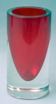 Copo de murano, utilizado como floreira. Mede 13 cm de altura x 6,8 cm de diâmetro