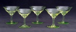 Conjunto formado por cinco taças para martini em cristal austriáco, esverdeado, com 8 cm de altura e 7,5 cm diâmetro
