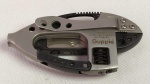 CUTELARIA - Canivete Multifuncional marca CRKT GUPIE, com várias ferramentas. Fechado mede aprox. 9,4 cm. 12