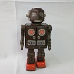 Brinquedo antigo de lata - Lindo robô Attacking Martian Fabricado pela Horikawa no Japão na década de 60. Mede 28cm de altura.