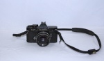 Câmera fotográfica Rolleiflex, SL 300, vendida no estado, sem testes, produto conforme fotos, medidas (CxLxA): 15 x 9,5 x 10. Qualquer dúvida favor perguntar até o dia anterior ao pregão!