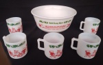 Bowl em porcelana leitosa, com pintura natalina, de origem alemã, com cinco canecas (apresenta rachaduras).