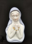 Arte sacra   --   estatueta biscuit, representando Nossa Senhora, com iluminação interna. Medindo 20cm de altura.