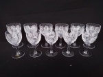 Onze taças de cristal  com rica lapidação para vinho branco medindo  7 cm de diâmetro e 13,5 de altura.