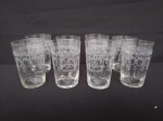 Oito copos de vidro lapidados para água. medem 7 cm de diâmetro e 10 cm de altura.