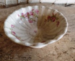 Antigo Bowl de porcelana inglesa ormanetado em temas florais , marcas do tempo  - marca J & G. MEAKIN. Mede: 25x10 cm.