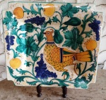 Centro de mesa em cerâmica pintada com ricos detalhes  - Luís Salvador. Mede: 45x49x5 cm.Suporte não acompanha.