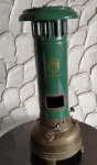 Antigo aquecedor a querosene ALEMÃO VEMAG em bronze pintado . Não testado .Mede: 66x24 cm.