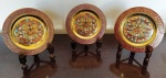 Trio de Pratos em cobre pintados representando calendário ASTECA proveniente de CANCUN - MÈXICO. Medem: 16 cm 