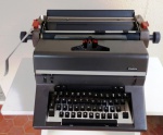 Antiga Máquina de escrever FACIT - não testada - no estado