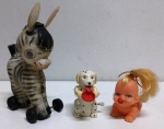 Conjunto de antigos brinquedos infantis- No estado