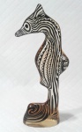 PALATNIK – Escultura cinética representando cavalo marinho em resina de poliéster de manufatura Abraham Palatnik. Medindo 21 cm de altura por 9 cm de comprimento. 